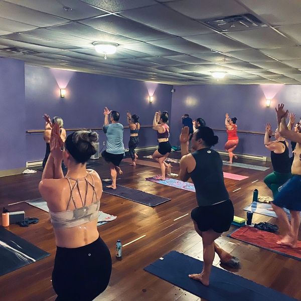 The Ultimate Hot Yoga Mat Guide_ Choosing the Best Grip and Absorbency - 2.jpg
